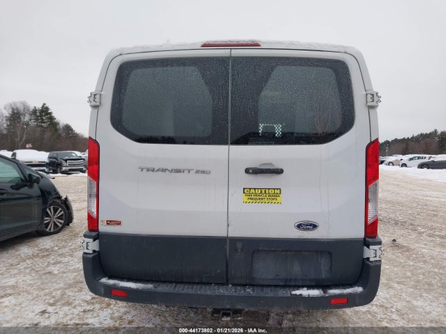 1FTYR1YMXJKA65126 Ford Transit-250