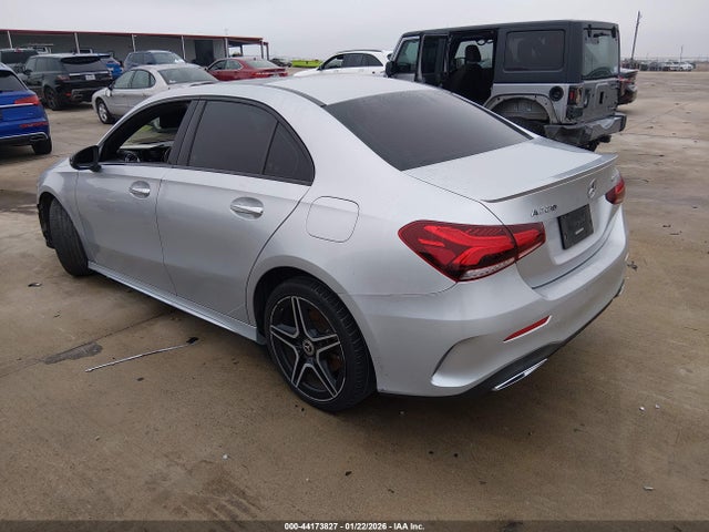W1K3G4FB7LJ219034 Mercedes-Benz A 220 4matic