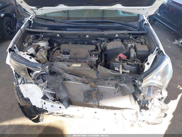 2T3ZFREV9HW402332 Toyota RAV4 LE
