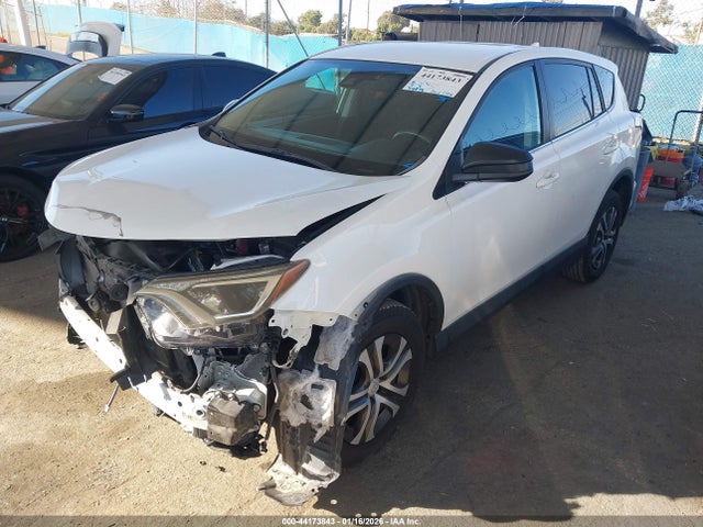 2T3ZFREV9HW402332 Toyota RAV4 LE