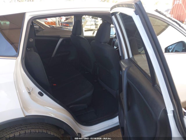 2T3ZFREV9HW402332 Toyota RAV4 LE