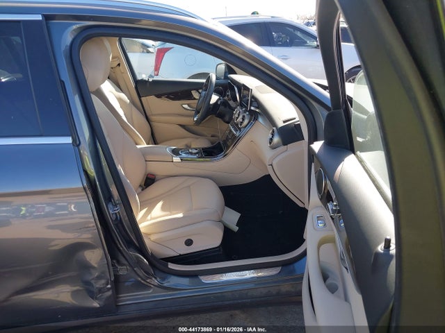 2019 MERCEDES-BENZ GLC 300 WDC0G4JB5KV131394 Photo 4