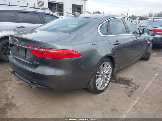 2017 JAGUAR XF SAJBK4BV5HCY47515 Photo 3