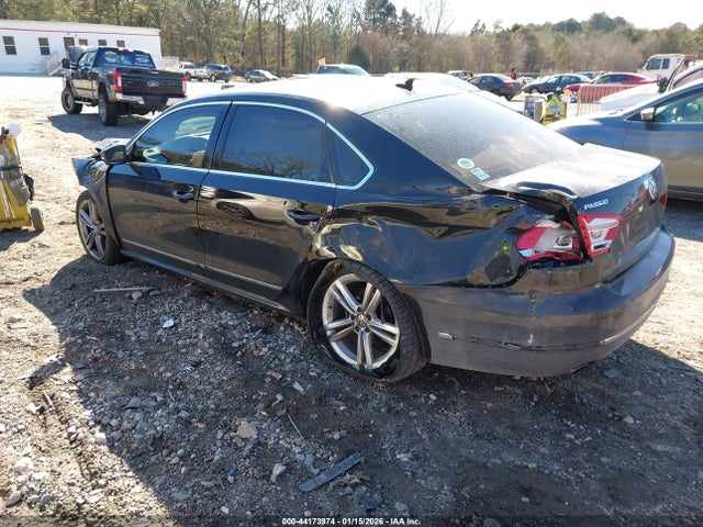 2015 VOLKSWAGEN PASSAT 1VWBS7A35FC012413 Photo 2