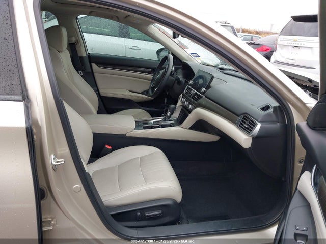 1HGCV1F96JA139380 Honda Accord Touring