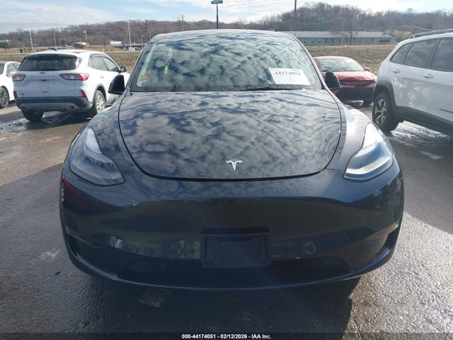 44174051 :رقم المزاد ، 7SAYGDED7RF087317 vin ، 2024 Tesla Model Y Rwd مزاد بيع