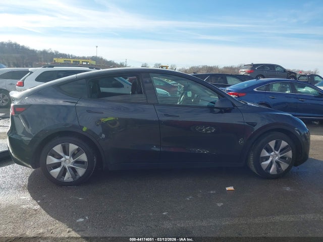 44174051 :رقم المزاد ، 7SAYGDED7RF087317 vin ، 2024 Tesla Model Y Rwd مزاد بيع