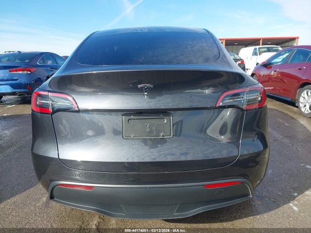 44174051 :رقم المزاد ، 7SAYGDED7RF087317 vin ، 2024 Tesla Model Y Rwd مزاد بيع