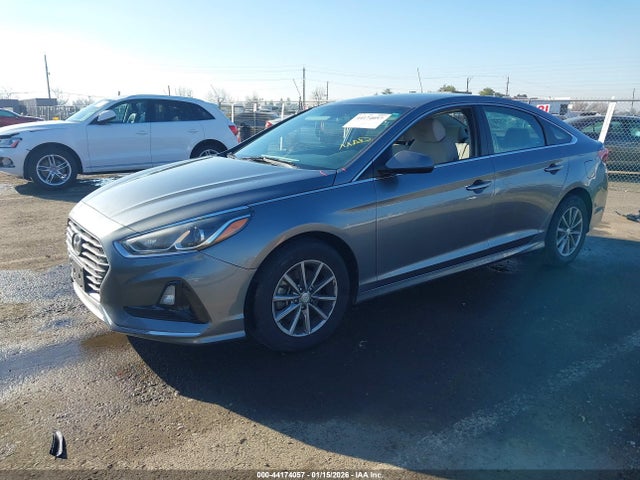 Hyundai SONATA SE 2019 5NPE24AF8KH790082 Image 2