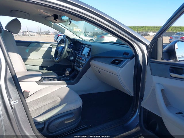 Hyundai SONATA SE 2019 5NPE24AF8KH790082 Image 5