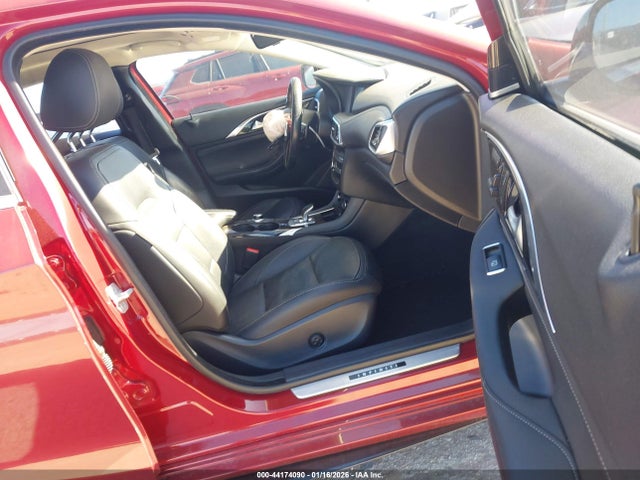 2018 INFINITI QX30 SJKCH5CP4JA049254 Photo 4