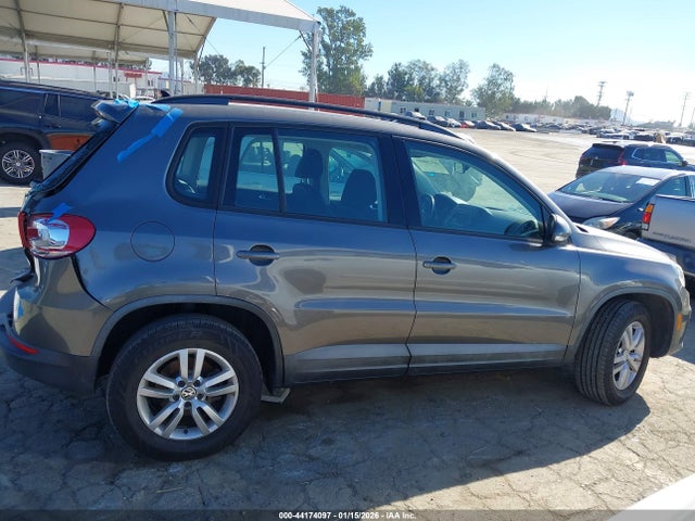 WVGAV7AX1FW520395 Volkswagen TIGUAN S