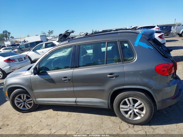 WVGAV7AX1FW520395 Volkswagen TIGUAN S