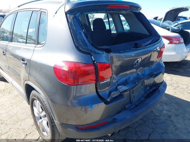 WVGAV7AX1FW520395 Volkswagen TIGUAN S