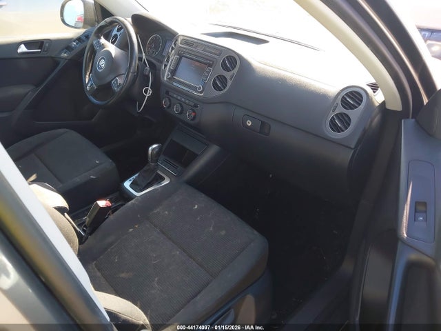 WVGAV7AX1FW520395 Volkswagen TIGUAN S