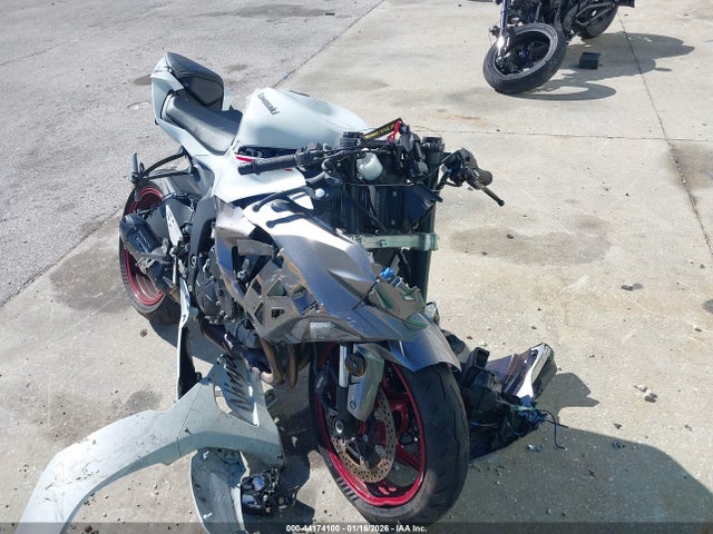 2025 Kawasaki Zx636 K მანქანა იყიდება აუქციონზე, vin: JKBZXJJ13SA026059, აუქციონის ნომერი: 44174100