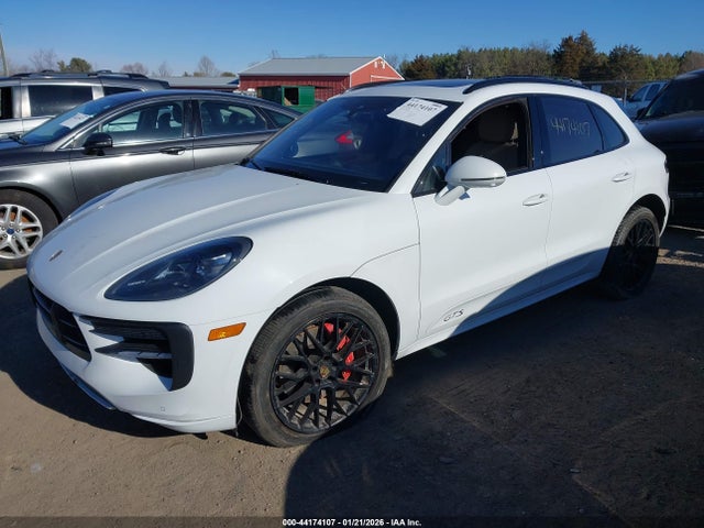 44174107 :رقم المزاد ، WP1AG2A54MLB50055 vin ، 2021 Porsche Macan Gts مزاد بيع
