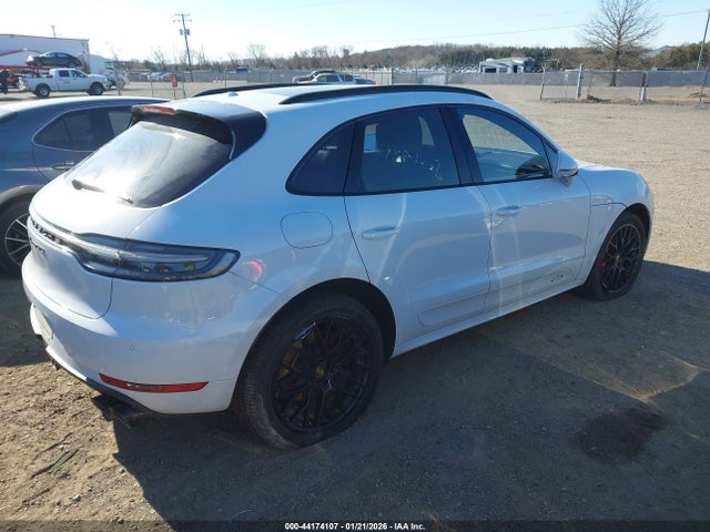 44174107 :رقم المزاد ، WP1AG2A54MLB50055 vin ، 2021 Porsche Macan Gts مزاد بيع