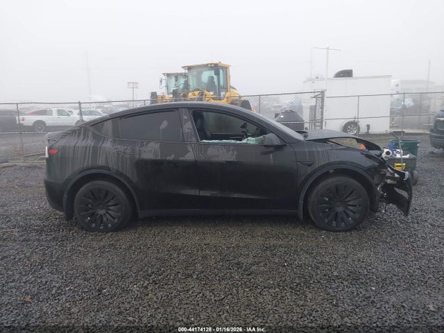 7SAYGAEE1RF985743 Tesla Model Y Long Range Dual Motor All-wheel Drive