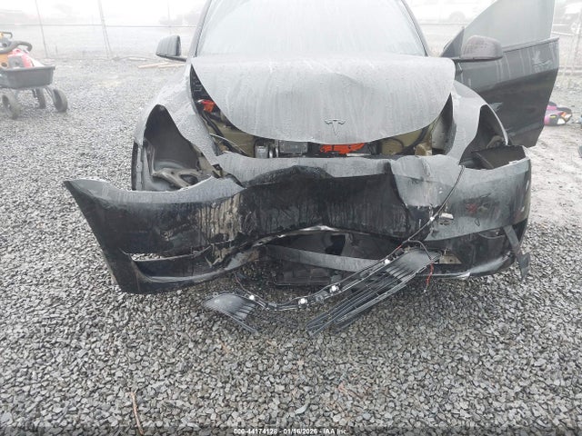 7SAYGAEE1RF985743 Tesla Model Y Long Range Dual Motor All-wheel Drive
