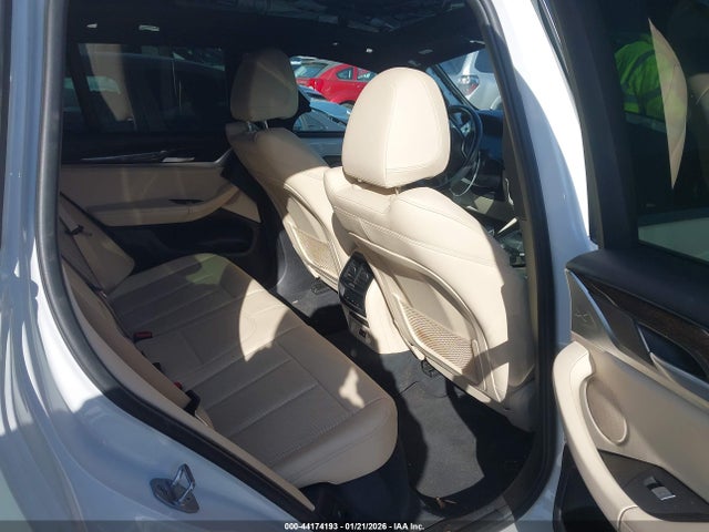 44174193 :رقم المزاد ، 5UX43DP02N9N07909 vin ، 2022 Bmw X3 Sdrive30i مزاد بيع
