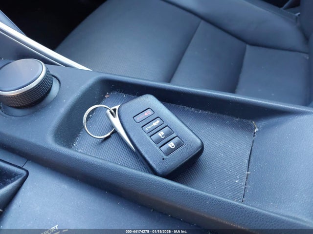 2017 LEXUS IS 200T JTHBA1D27H5042802 Photo 10