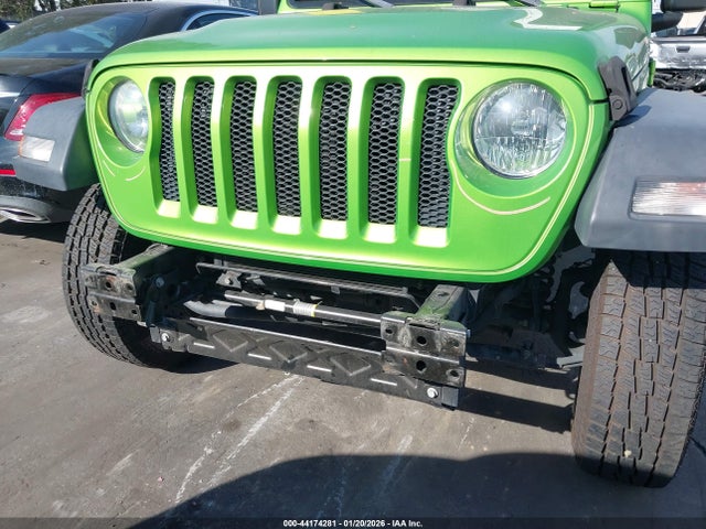 1C4HJXDG8JW280684 Jeep Wrangler Unlimited Sport S 4x4