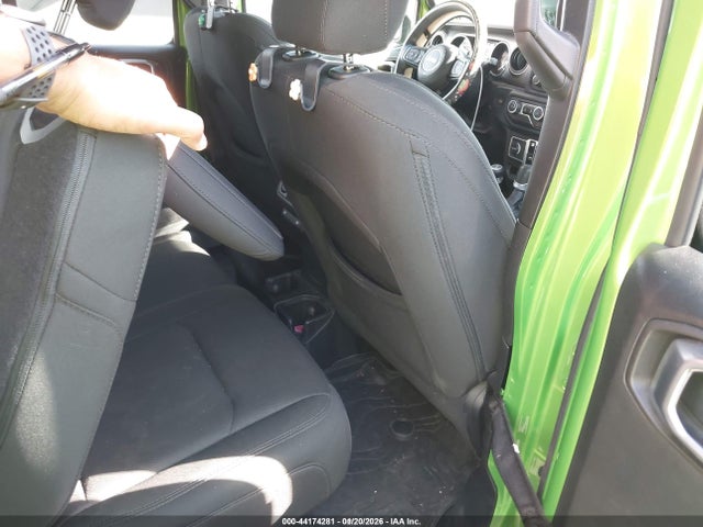 1C4HJXDG8JW280684 Jeep Wrangler Unlimited Sport S 4x4