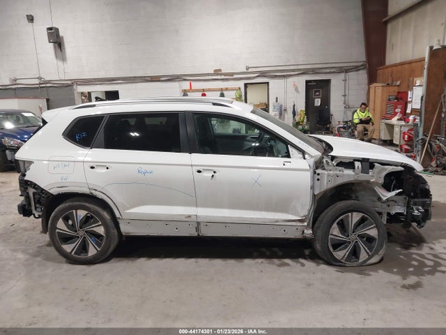 Продаж на аукціоні авто 2025 Volkswagen Taos 1.5t Se, vin: 3VVVC7B22SM028565, номер лоту: 44174301