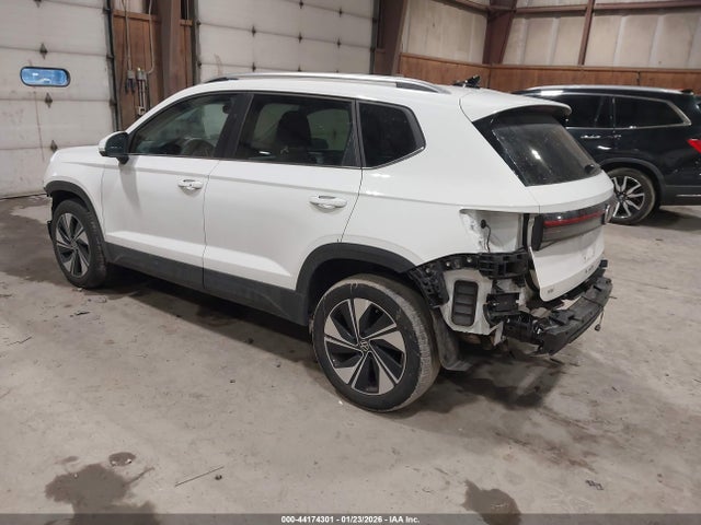Продаж на аукціоні авто 2025 Volkswagen Taos 1.5t Se, vin: 3VVVC7B22SM028565, номер лоту: 44174301