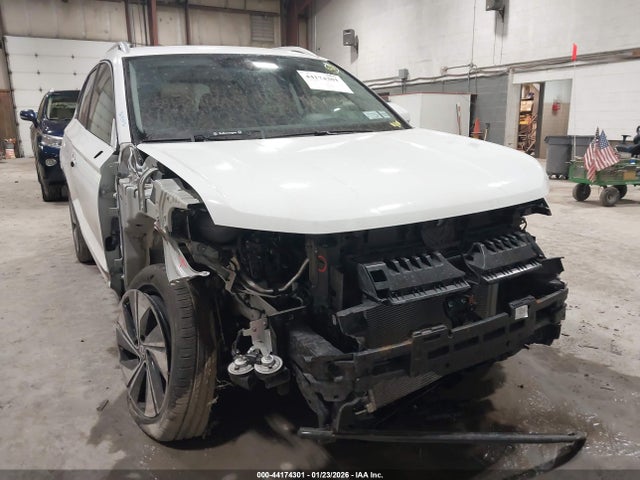 Продаж на аукціоні авто 2025 Volkswagen Taos 1.5t Se, vin: 3VVVC7B22SM028565, номер лоту: 44174301
