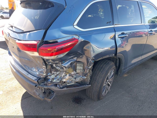 5TDJZRFH5HS463661 Toyota Highlander Xle