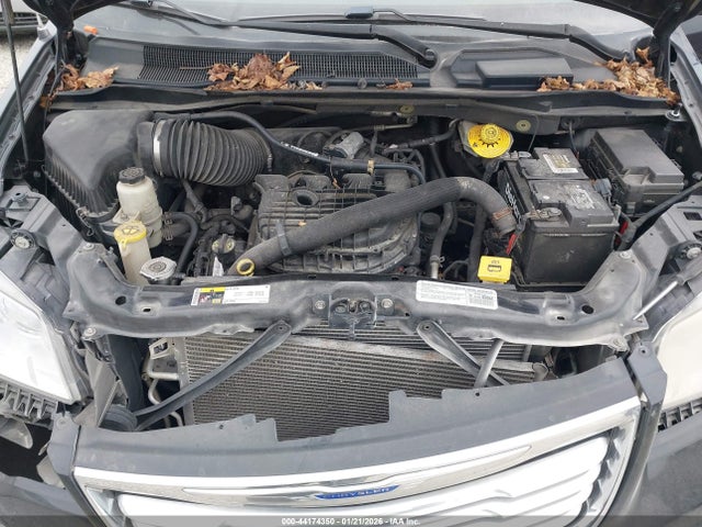 44174350 :رقم المزاد ، 2C4RC1CG1ER332605 vin ، 2014 Chrysler Town & Country Touring-l مزاد بيع
