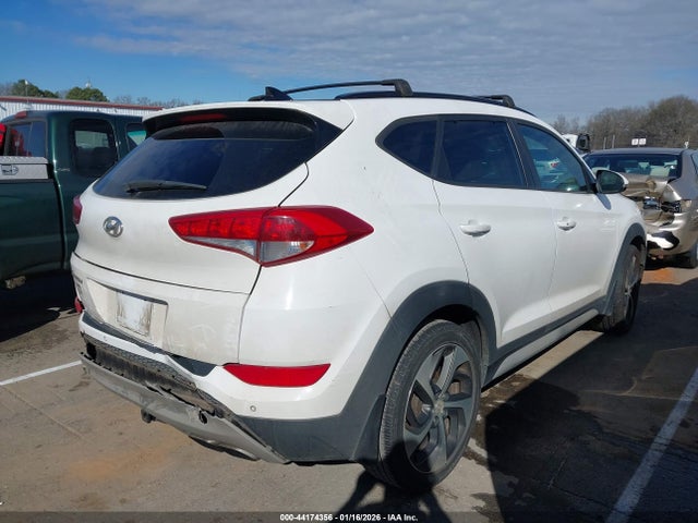 2018 HYUNDAI TUCSON KM8J33A23JU763519 Photo 3