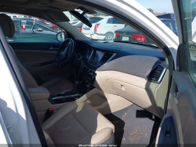 2018 HYUNDAI TUCSON KM8J33A23JU763519 Photo 4