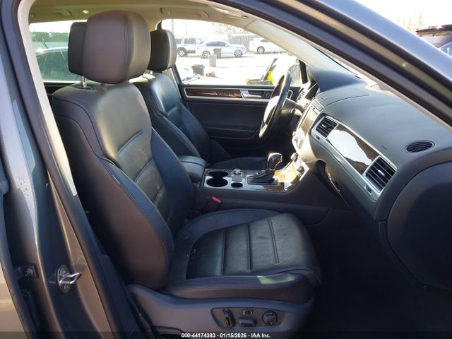 WVGEP9BP8GD001962 Volkswagen Touareg Tdi Lux