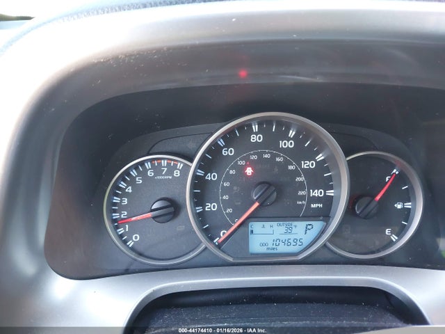 JTMZFREV7GJ072655 Toyota RAV4 LE