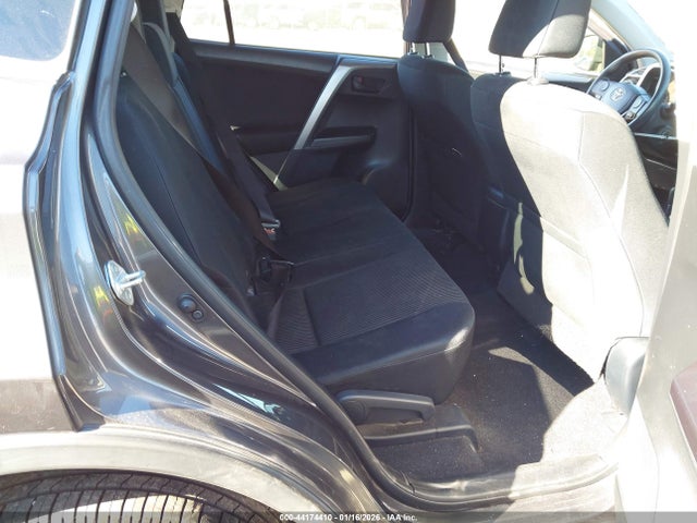JTMZFREV7GJ072655 Toyota RAV4 LE