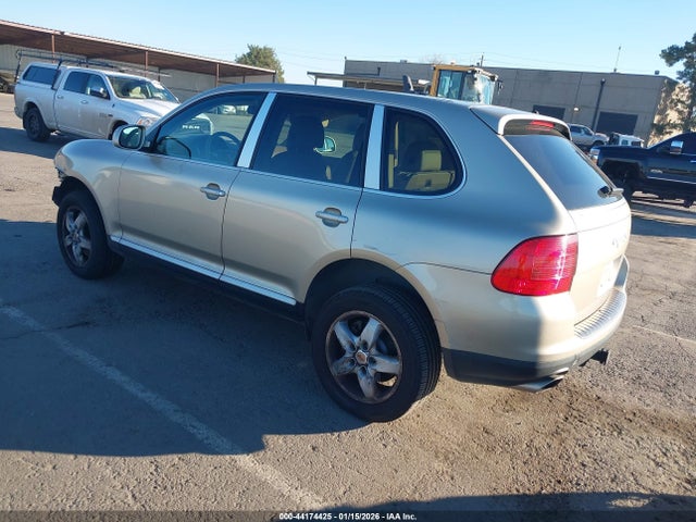 2004 PORSCHE CAYENNE WP1AB29P04LA68361 Photo 2