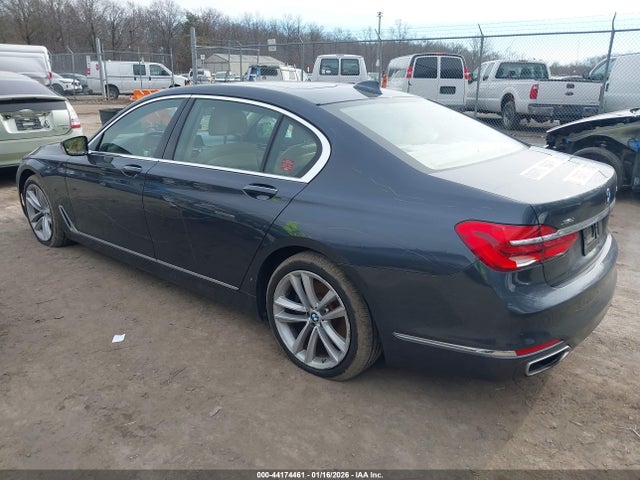 2016 BMW 750I WBA7F2C53GG421094 Photo 2