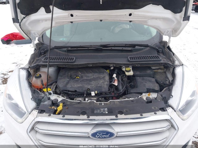 1FMCU9GD4HUB57805 Ford ESCAPE SE