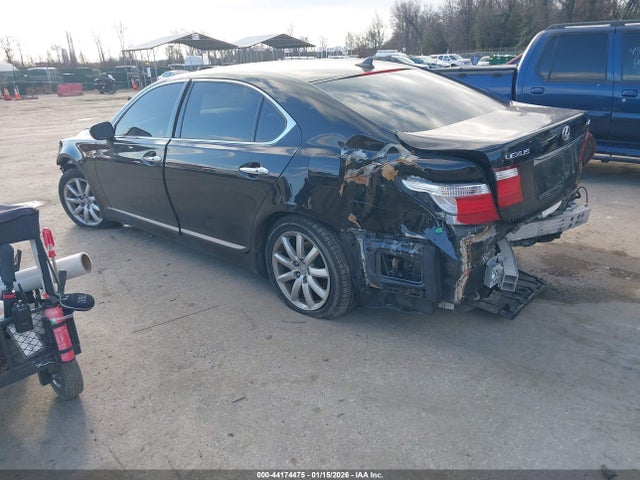 2007 LEXUS LS 460 JTHGL46FX75003248 Photo 2