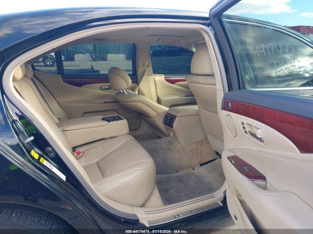 2007 LEXUS LS 460 JTHGL46FX75003248 Photo 7
