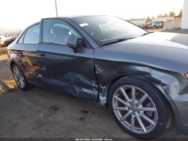 2016 AUDI A3 WAUB8GFF9G1026409 Photo 5