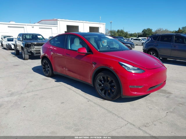 2020 TESLA MODEL Y 5YJYGDEE3LF023613 Photo 0
