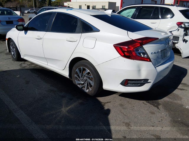 Honda CIVIC EX 2018 2HGFC2F79JH566187 Image 3