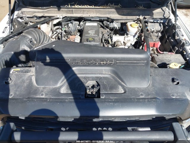 3C63R3CL3NG237098 RAM 3500 Tradesman 4x4 6&#039;4 Box