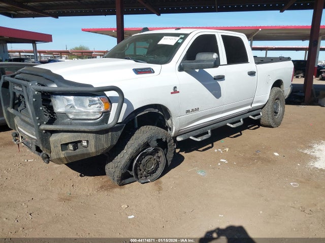 3C63R3CL3NG237098 RAM 3500 Tradesman 4x4 6&#039;4 Box