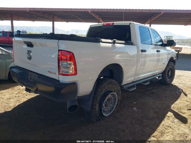 3C63R3CL3NG237098 RAM 3500 Tradesman 4x4 6&#039;4 Box