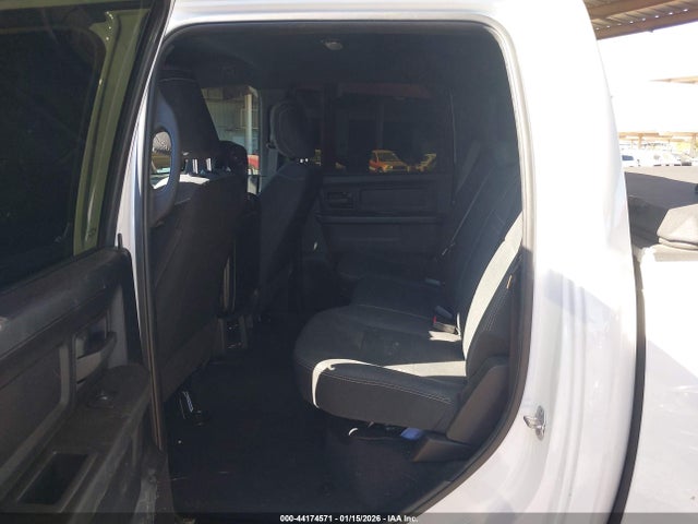 3C63R3CL3NG237098 RAM 3500 Tradesman 4x4 6&#039;4 Box